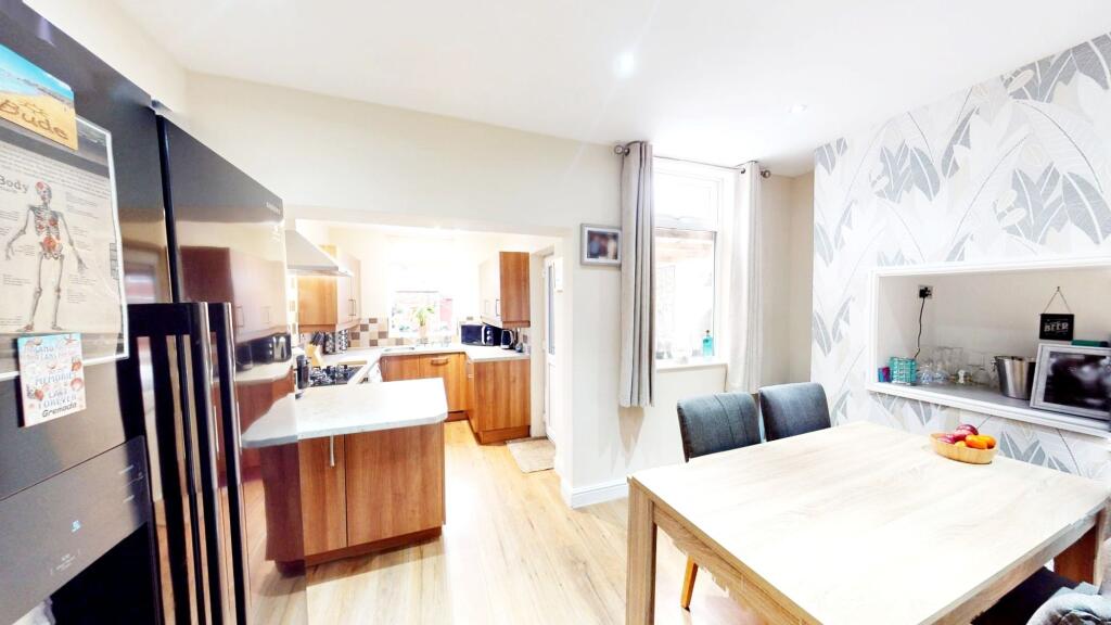 Dining/Kitchen