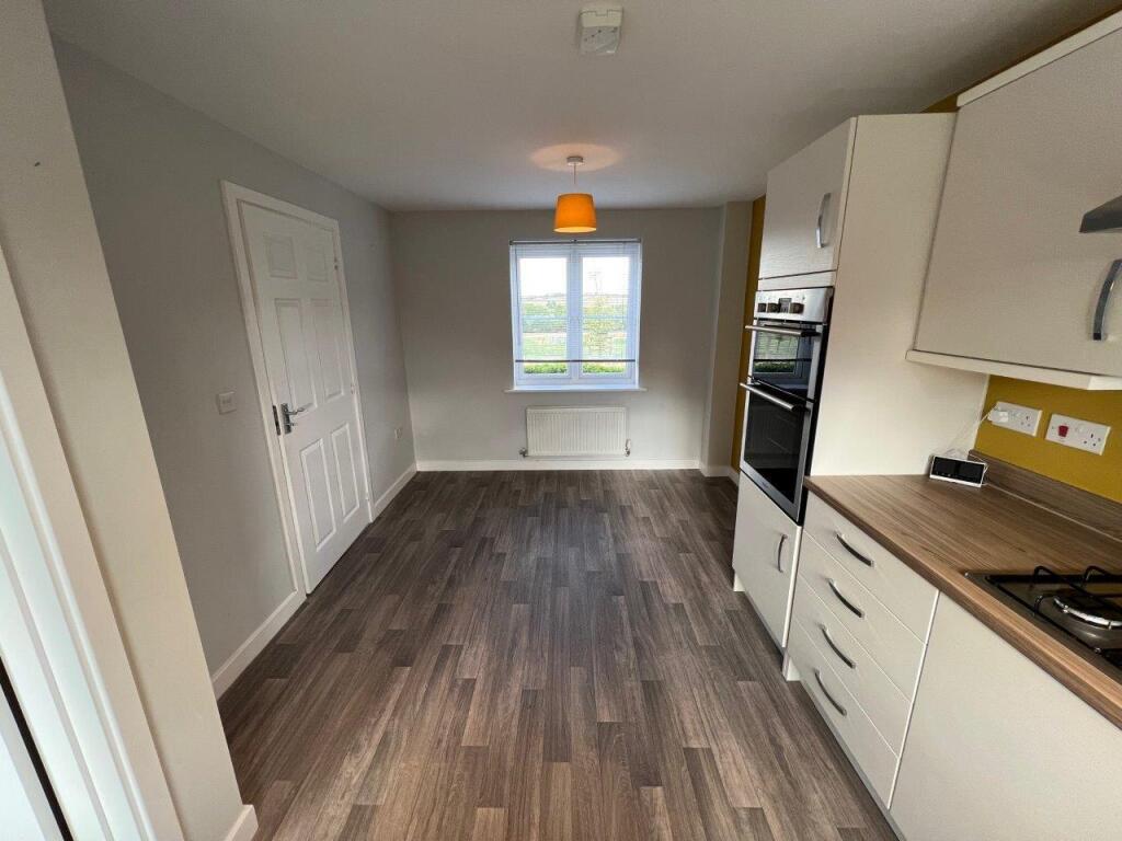 Kitchen 1.jpg