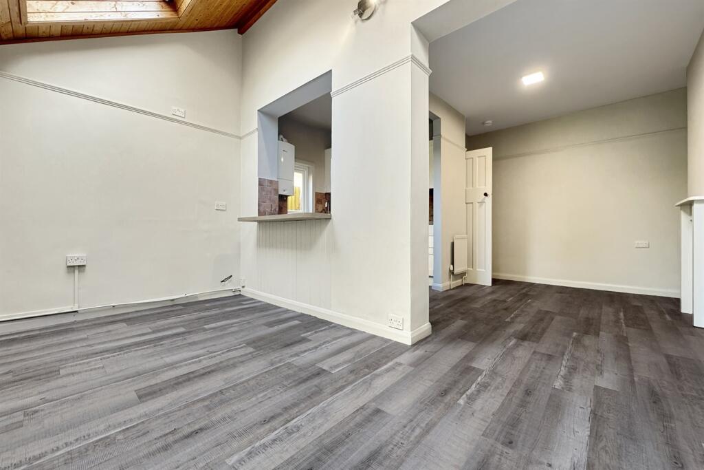 Open Plan Living/Kit