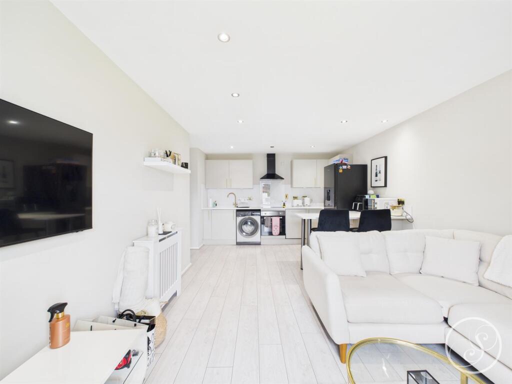 KITCHEN/ LIVING AREA