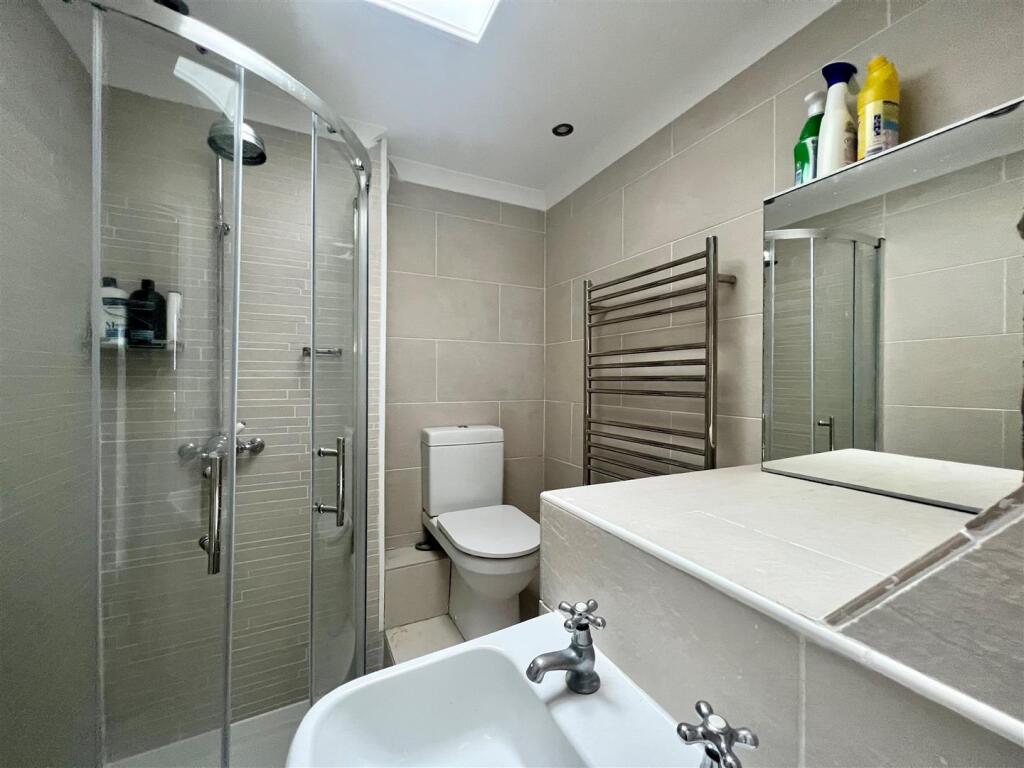 oxford road - bathroom