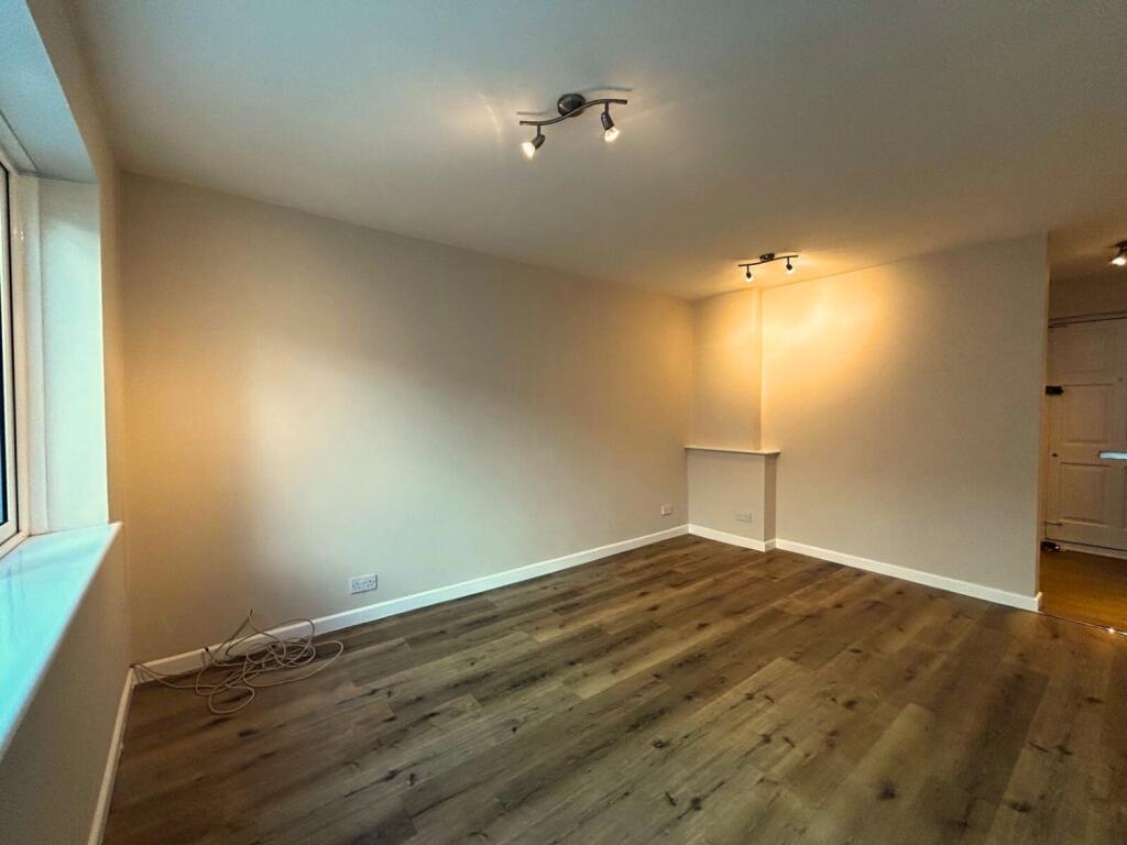 LOUNGE 2 
