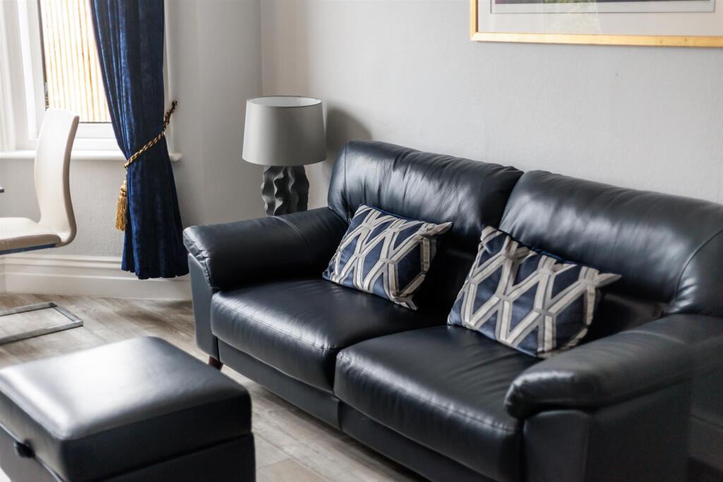 5ParkLakeRoad-6web300.jpg