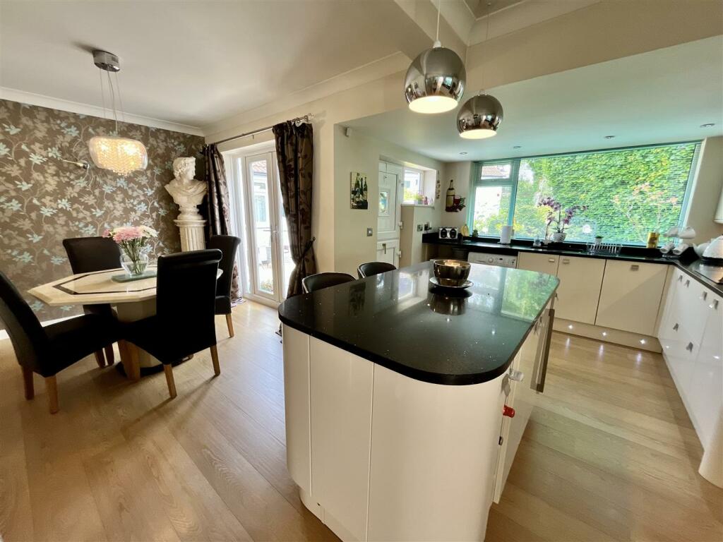 Open Plan Dining &amp; Kitchen