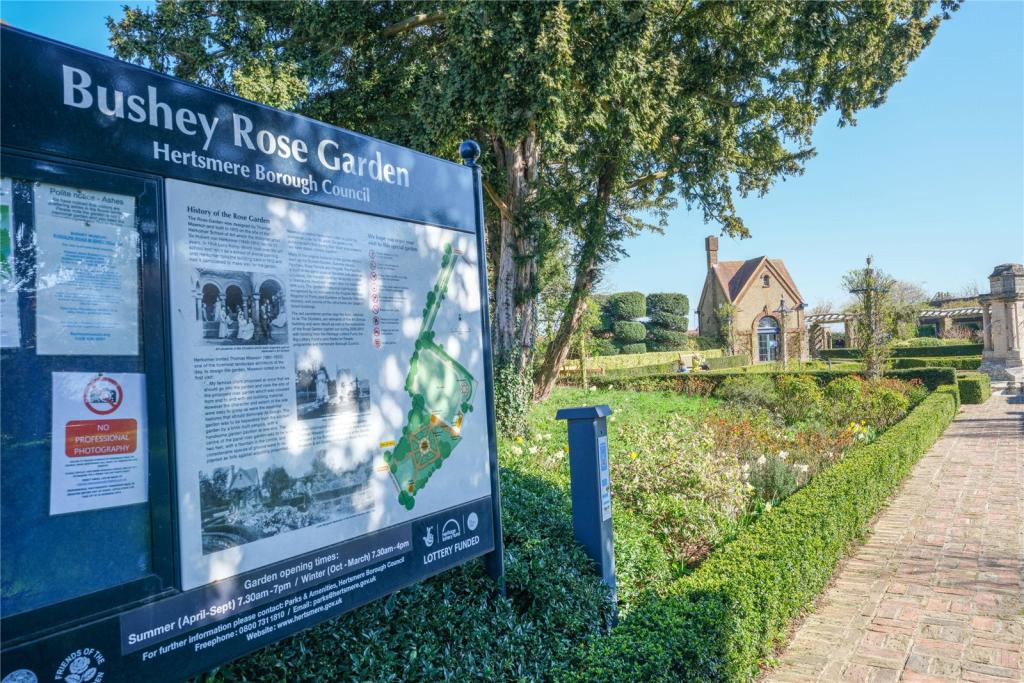 Bushey Rose Garden