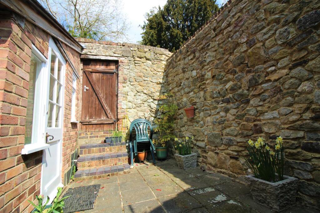 COURTYARD GARDEN (2)