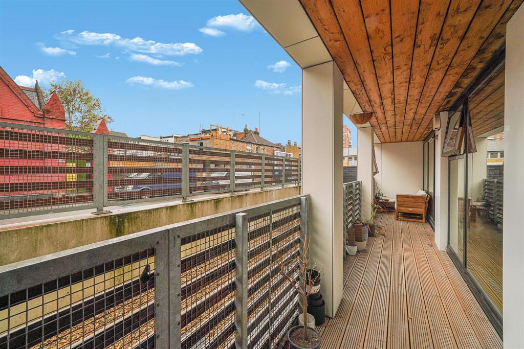 Apartment 2, The White Cube - dHpdBAk1SK1wawuNXUg2