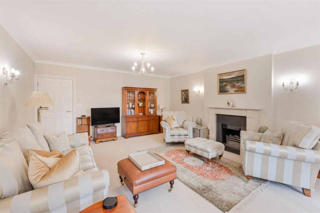 LONG ORCHARDS, FLAT 6 (15).jpg