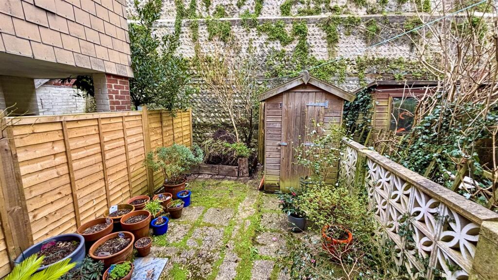 5-garden.jpg