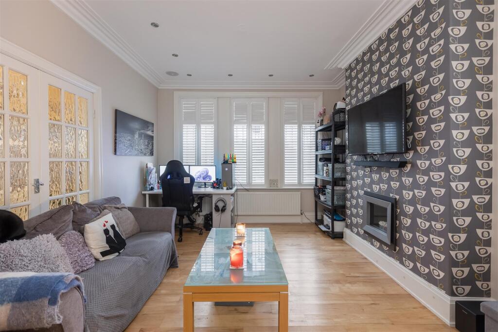 Station Avenue 14 Sitting Room-1.jpg