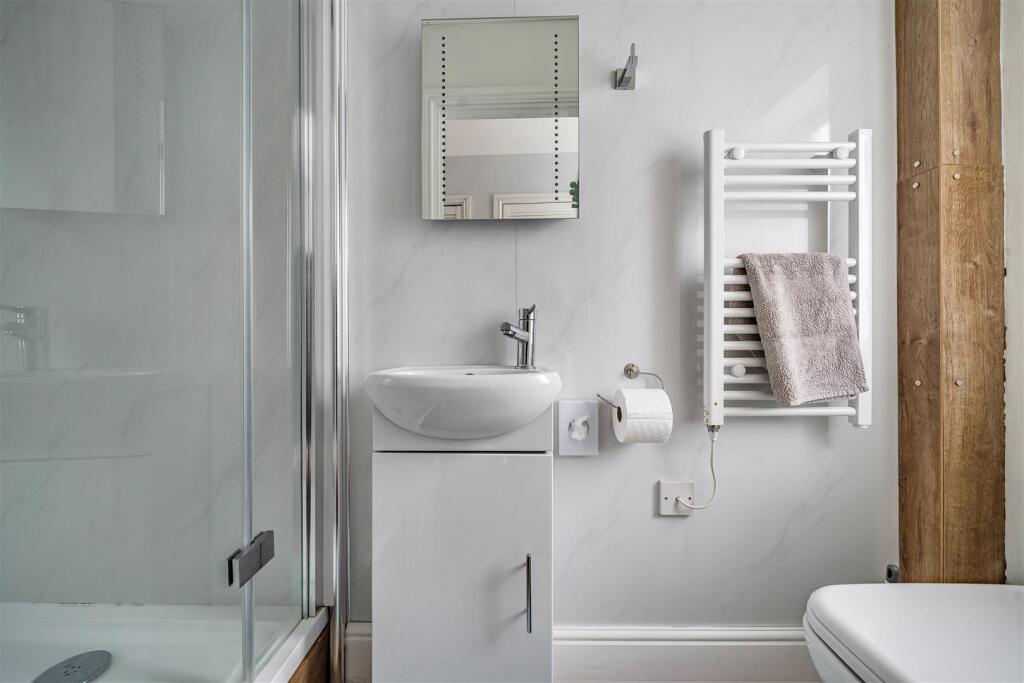 DOWNSTAIRS SHOWER ROOM