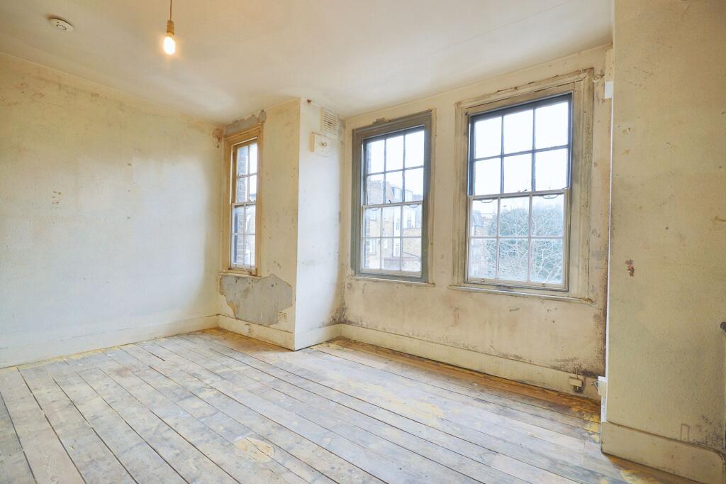 8a Goodwin Road, Shepherds Bush, London W12 9HX