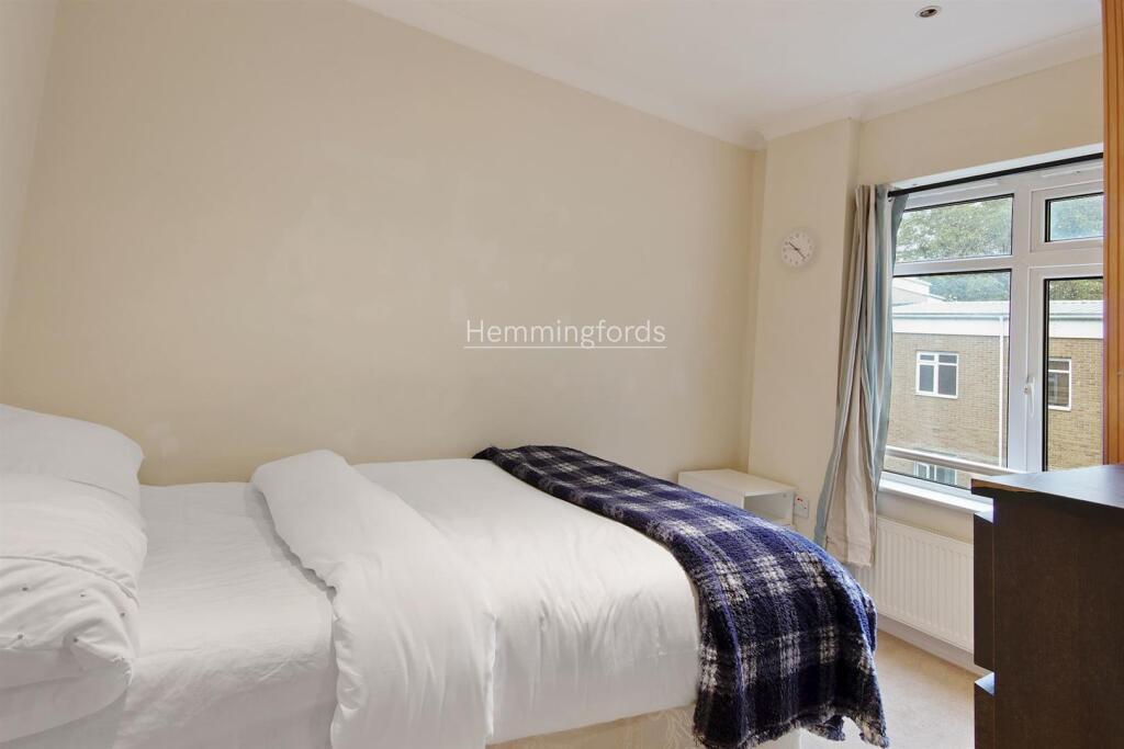 05-f4a878556 - AM - Flat 7, 152, Goswell Road Lond