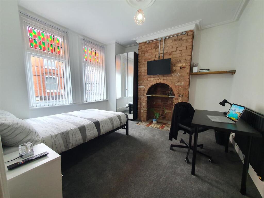 Bedroom1.jpg