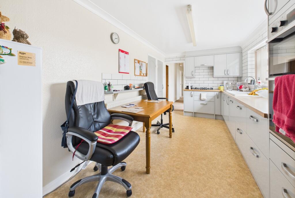 CAM02545G0-PR0450-STILL007