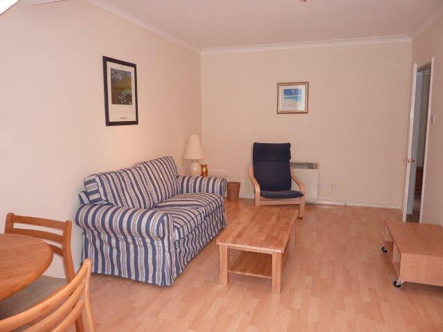 SITTING/DINING ROOM