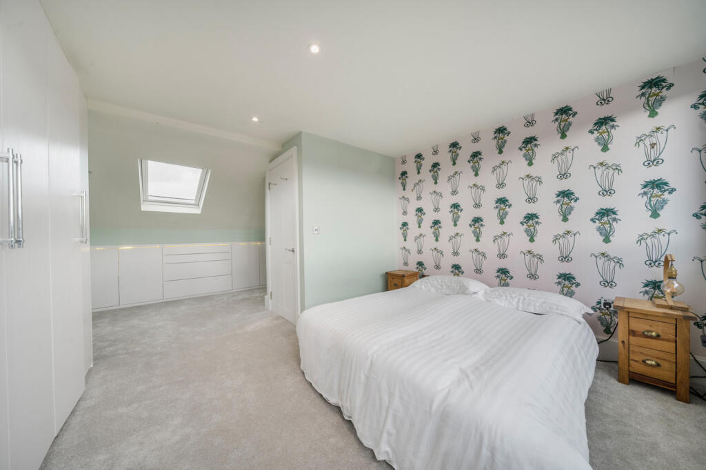 1305255-8-6840687...