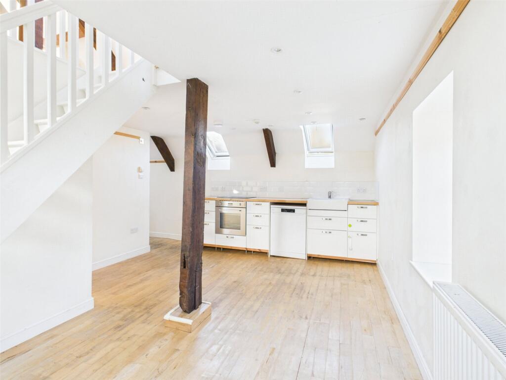 Bath Street, Stroud, Gloucestershire, GL5