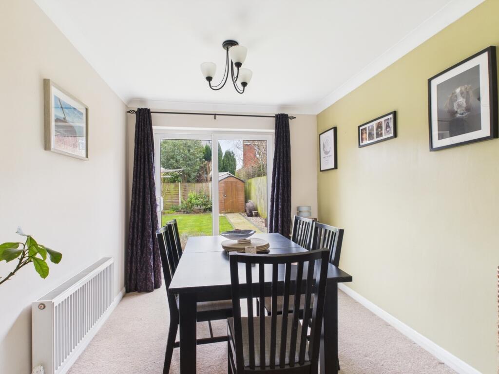 CAM03062G0-PR0130-STILL007