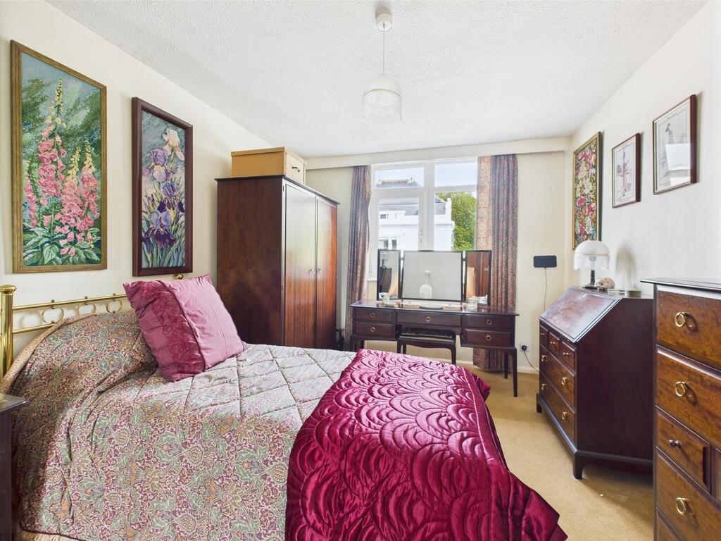 CAM03974G0-PR0135...