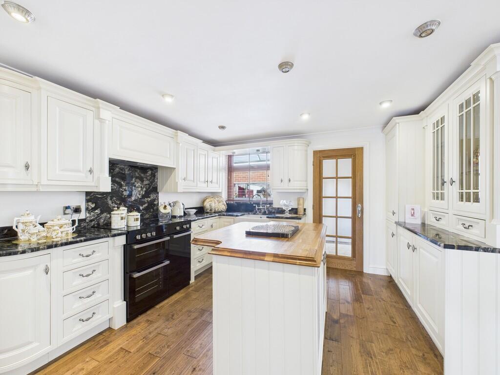 CAM01835G0-PR0193...