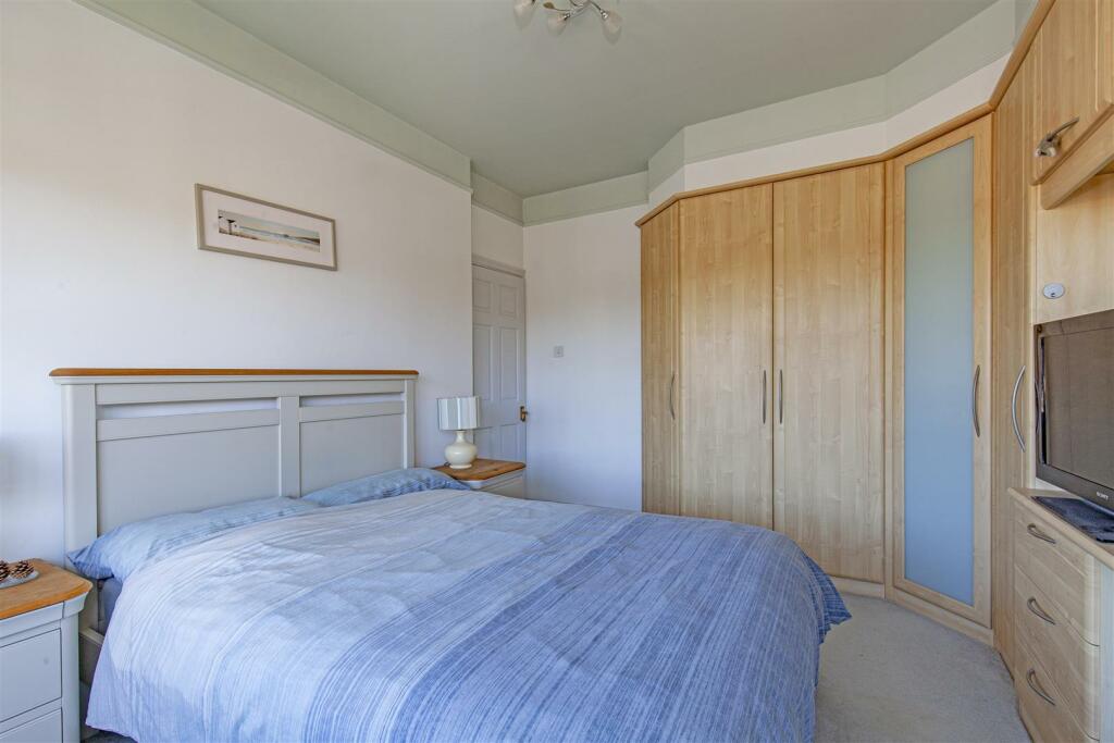 Bedroom 2-2.jpg