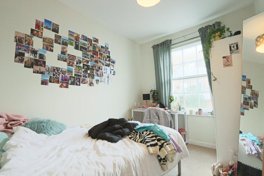 Boyces Avenue, Bristol, BS8