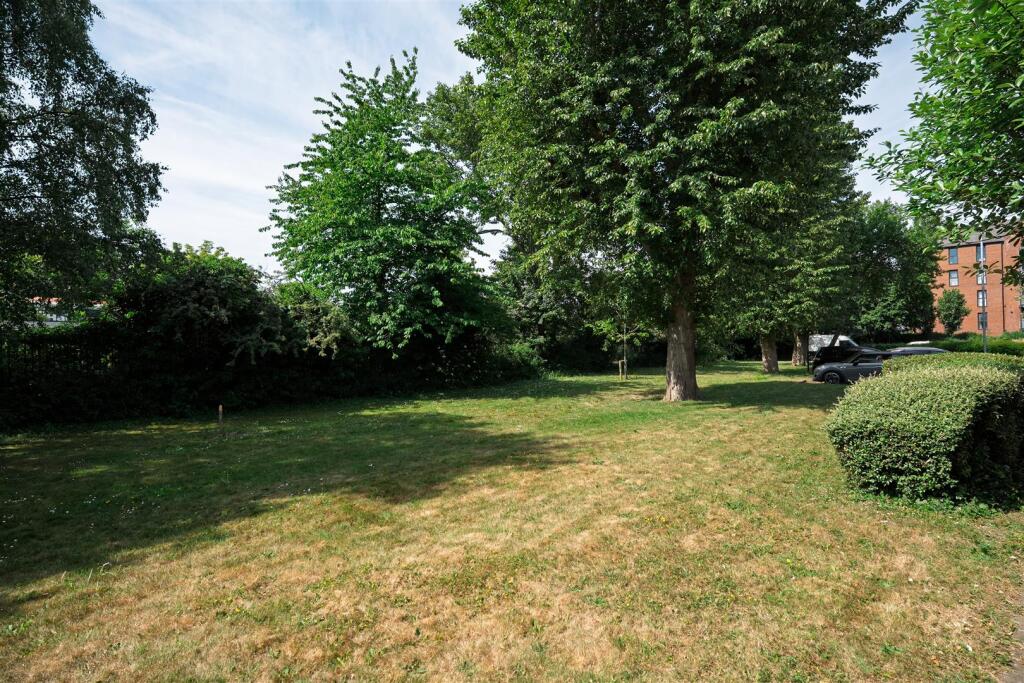 Communal Grounds