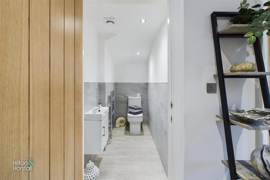 Internal Photo (Plot 8)