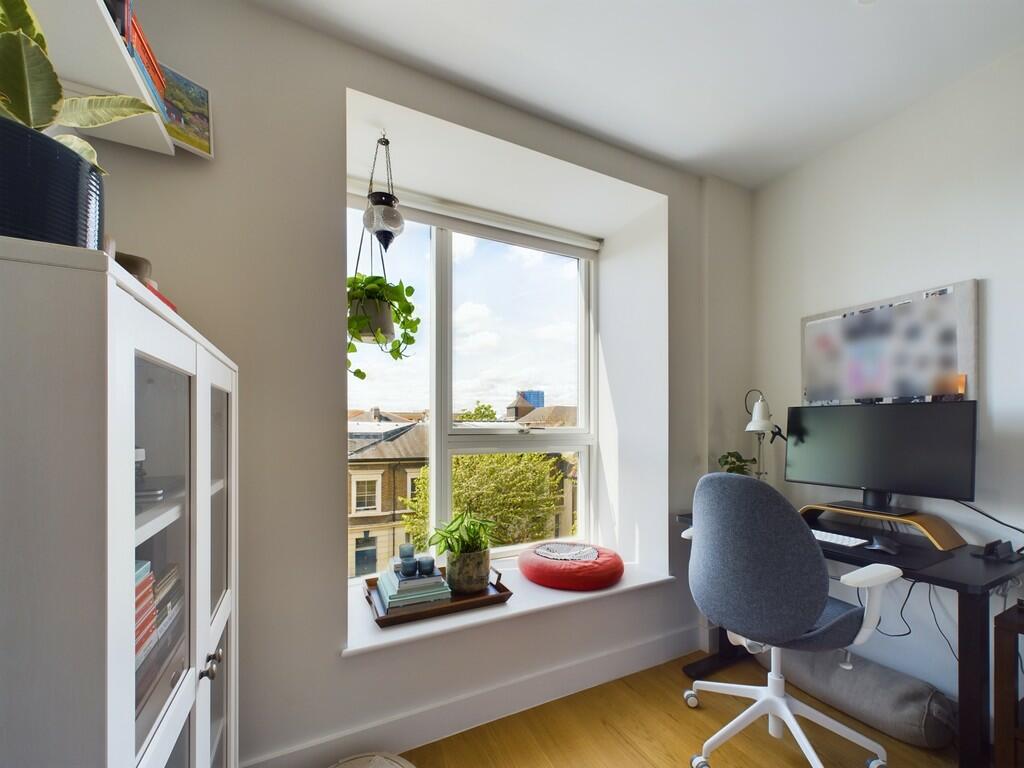 CAM02337G0-PR0168...