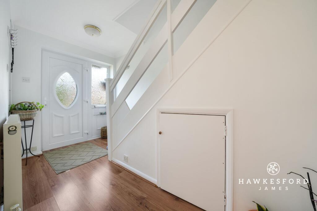 Lydbrook Close, Sittingbourne - Entrance hall