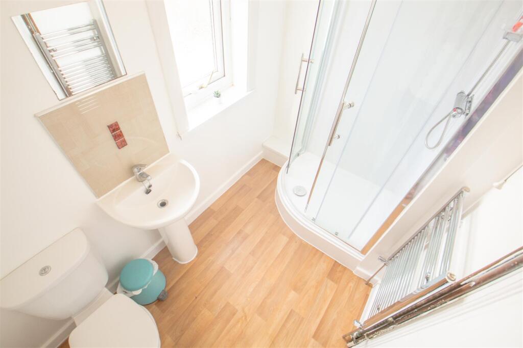 bathroom 22 WR .jpg