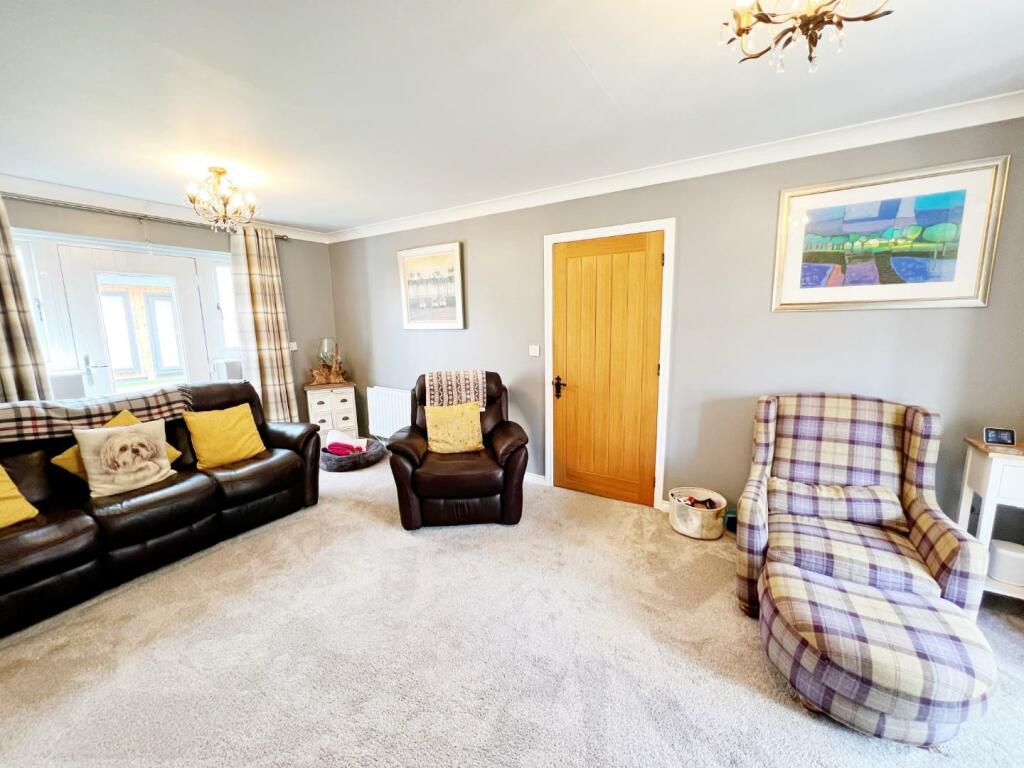 Lounge pic 7.jpg