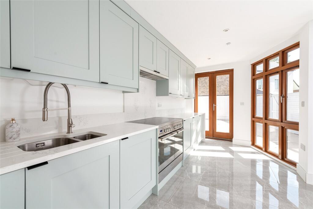 Kitchen/Breakfast Rm