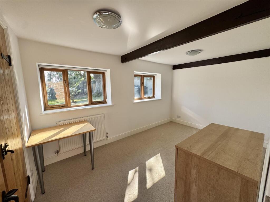 BEDROOM 4