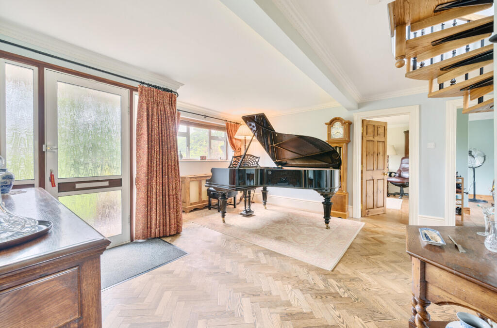 1296312-13-6835e7...