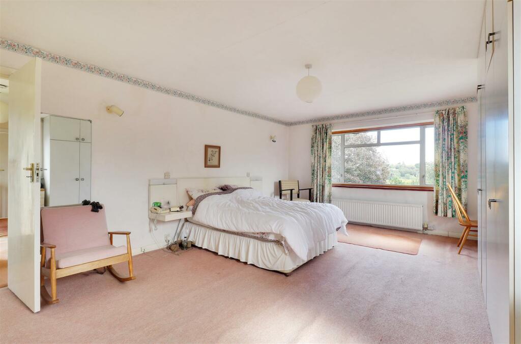 Main Bedroom E.jpg