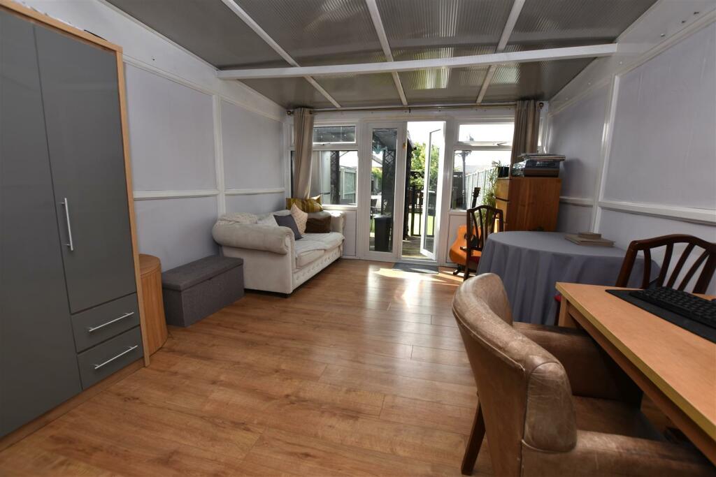 Garden Room.JPG