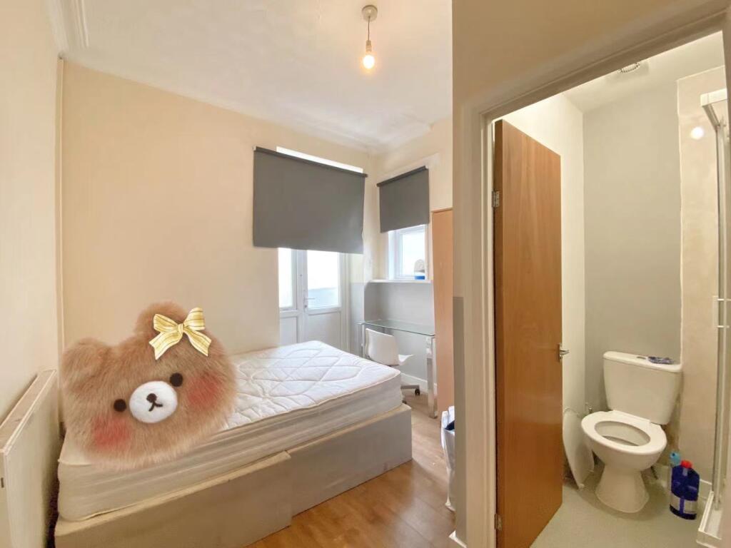 Photo 6