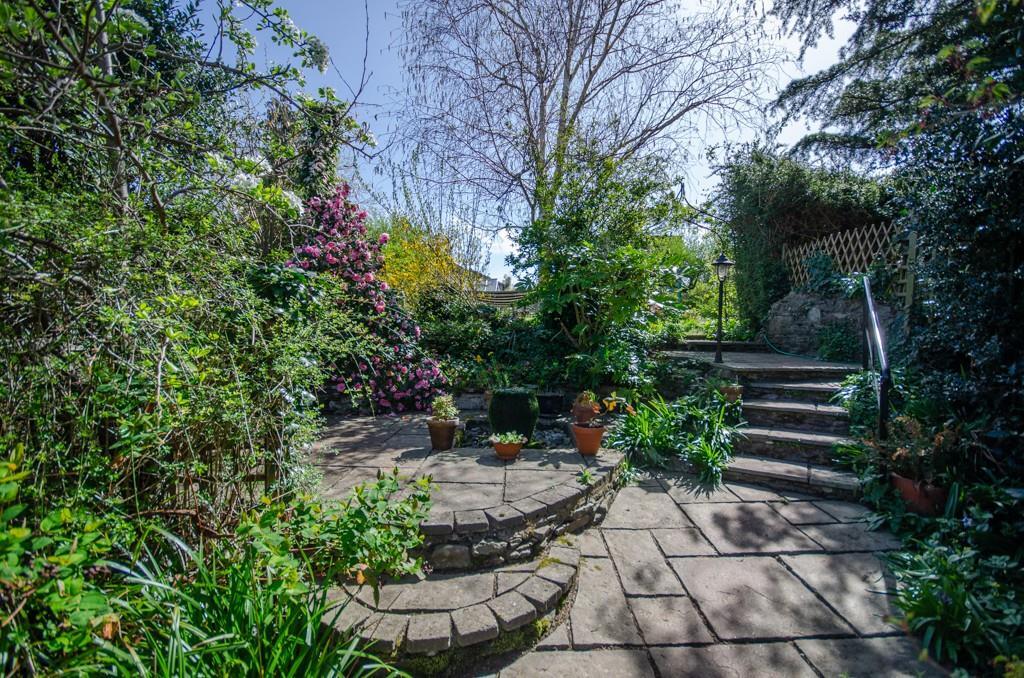 Rear garden pic 4.jpg