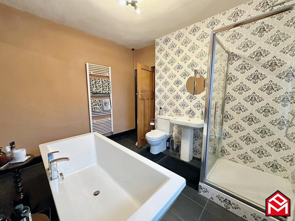 Family Bathroom/ Optional Bedroom 4