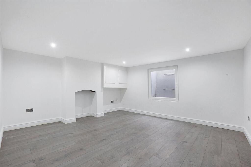 Reception 3/Bedroom4