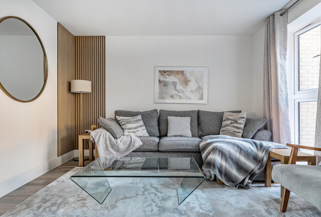 1380476-18-6925c2...