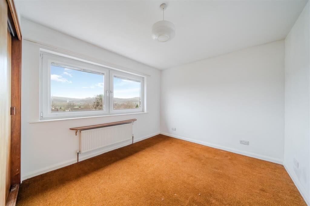 Bedroom 1.jpg
