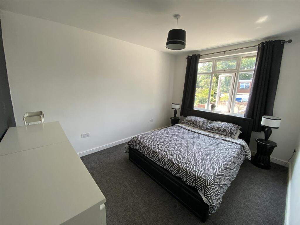 Bedroom no.2 rear double: