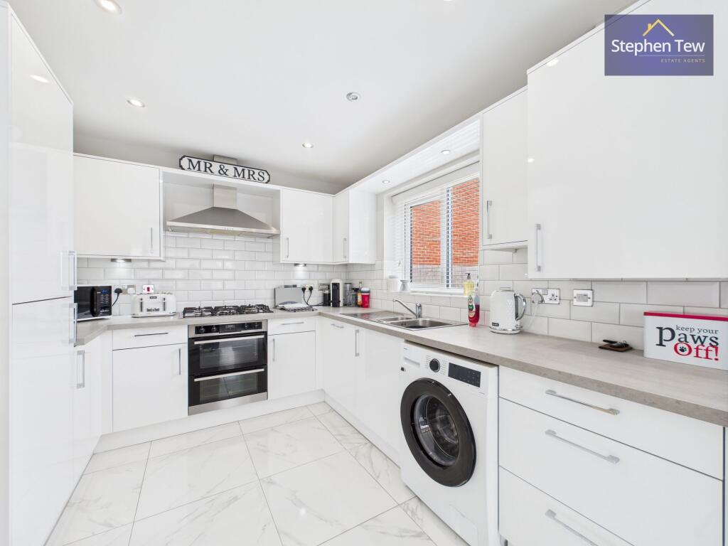 Kitchen/ Dining Room