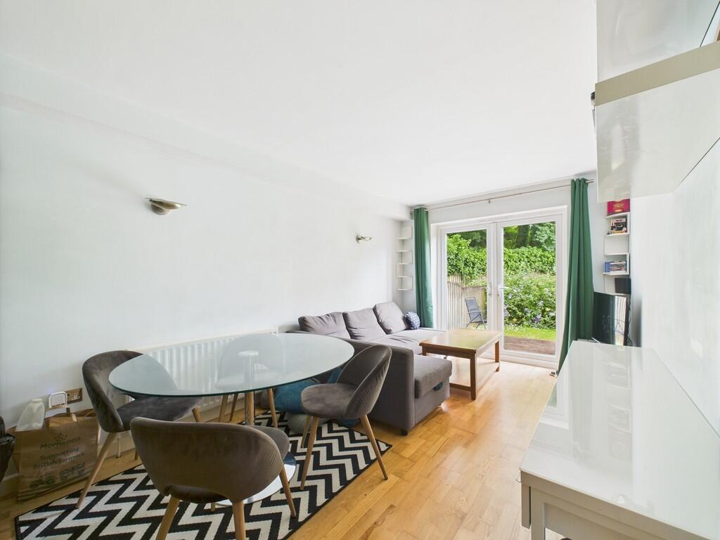 CAM02089G0-PR0507...