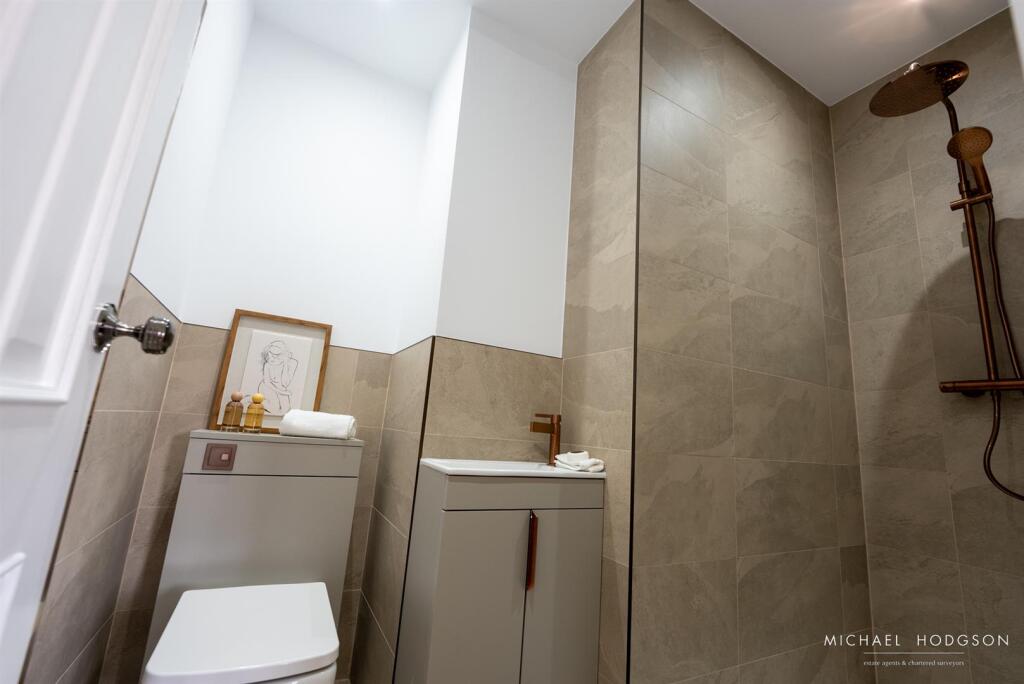 13 Front Street, Whitburn-51.jpg