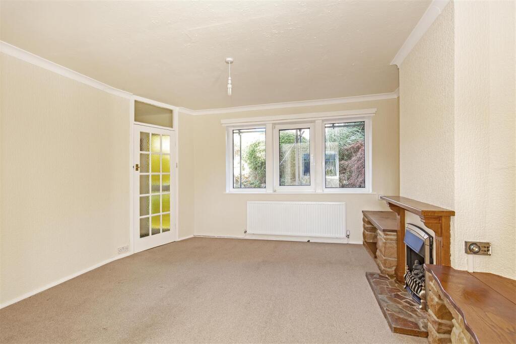 Reception Room-1.jpg