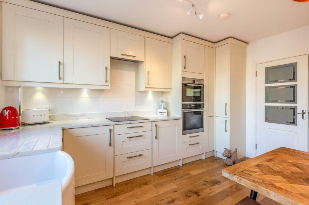 FITTED KITCHEN/DINER: PIC. 2